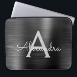 Capa Para Notebook Monograma Metálico Negro de Aço Inoxidável<br><div class="desc">Folha de Cinzas e folhas de aço inoxidável laminado,  Capa de monograma moderna e elegante. Esta bolsa de laptop personalizada monificada pode ser personalizada para incluir seu nome inicial e próprio e fazer um presente de Natal ou Aniversário perfeito.</div>