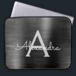 Capa Para Notebook Monograma Metálico Negro de Aço Inoxidável<br><div class="desc">Folha de Cinzas e folhas de aço inoxidável laminado,  Capa de monograma moderna e elegante. Esta bolsa de laptop personalizada monificada pode ser personalizada para incluir seu nome inicial e próprio e fazer um presente de Natal ou Aniversário perfeito.</div>