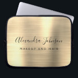 Capa Para Notebook Monograma Metálico Profissional Dourado<br><div class="desc">Mala de Laptop de Monograma Ilegante Isolada e Dourada moderna para mulheres e beleza capilar Salon Faux Metálico Ilegante Monograma Promocional Bag ou Promocional de Capa (promo). Este gabinete de computador profissional de classe pode ser personalizado para incluir seu nome de assinatura de script monograma e sua profissão ou posição...</div>