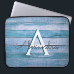 Capa Para Notebook Monograma Náutico da Madeira Russo Blue Barn<br><div class="desc">Mala de Laptop Náutico de Madeira Rústica Blue Barn. Esse caso pode ser personalizado para incluir seu nome inicial e próprio. Se você quiser combinar itens,  contate o designer.</div>