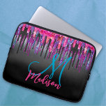Capa Para Notebook Monograma preto quente, cor-de-rosa, pingos azuis<br><div class="desc">Bolsa de laptop de monograma quente rosa quente, azul escura-escura. Adicione algum estilo ao seu escritório, mesa ou espaço pessoal com um nome personalizado Chic e na moda e uma Bolsa de laptop monográfica. Personalize com um nome de script e um monograma. O acessório perfeito para uma moça ou mulher...</div>