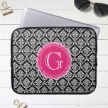 Capa Para Notebook Monograma Rosa Quente-Cor damasco Preto<br><div class="desc">Uma cor damasco floral moderna,  feminina e moderna,  em preto e branco,  com uma renda rosa quente,  inspirou um modelo de monograma.</div>