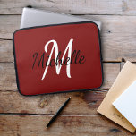 Capa Para Notebook Monograma Simples e Cento Moderno Inicial   Na mod<br><div class="desc">Caixa de laptop com fundo vermelho e primeiro nome e primeiro nome personalizado branco monograma.</div>