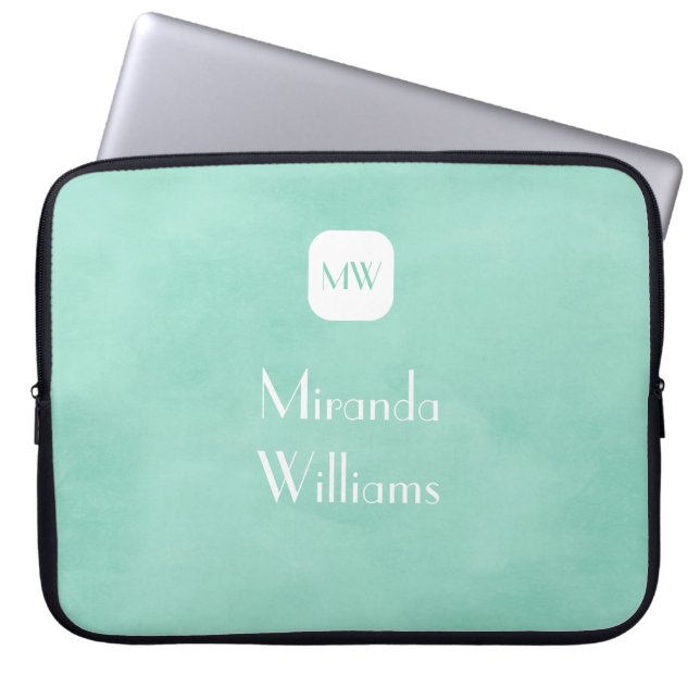 Capa Para Notebook Monograma Verde Simples e Chic Mint com Nome (Frente)