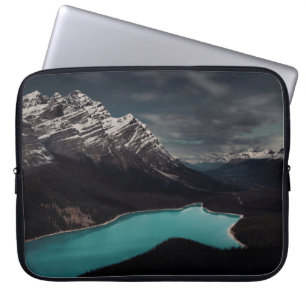 CAPA PARA NOTEBOOK MONTANHA ALPS RODANDO CORPO DE ÁGUA