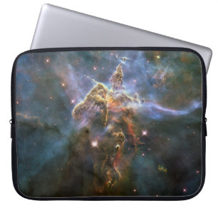 Capa Para Notebook Montanha Mística no Espaço Hubble na Nebulosa Cari