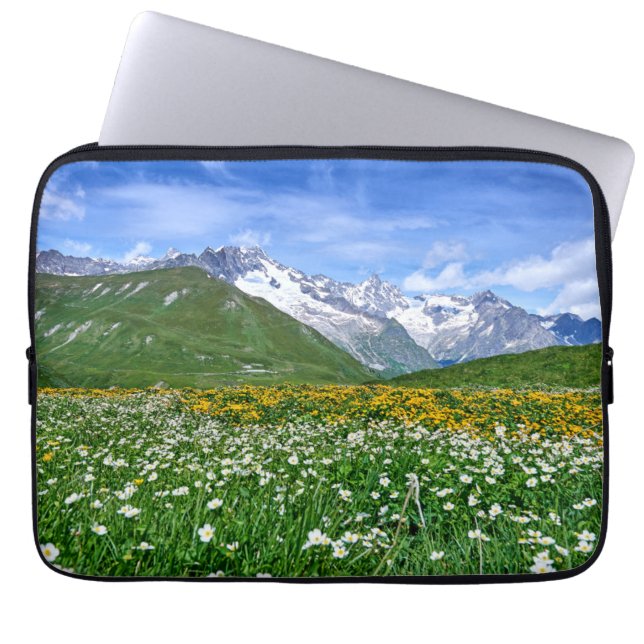 Capa Para Notebook Montanhas | Primavera do Vale dos Alpes suíços (Frente)