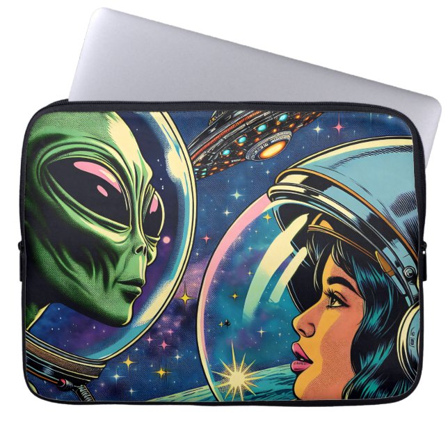 Capa Para Notebook Mulher Astronauta Encontra Alienígena Extraterrest (Frente)