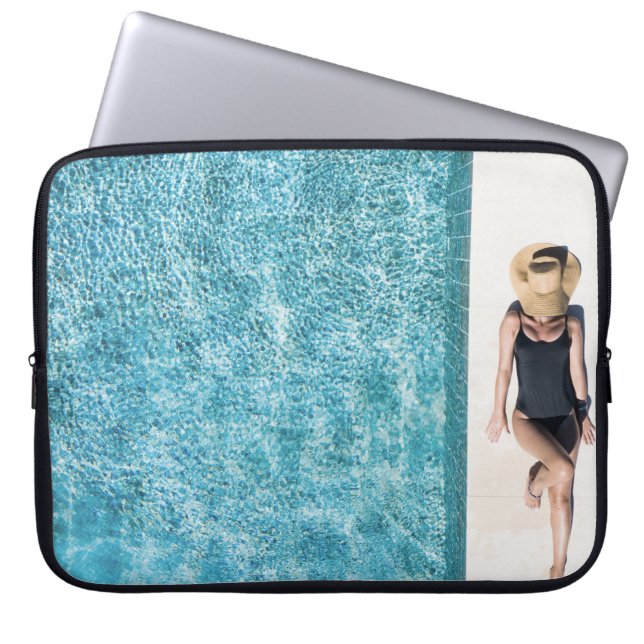 Capa Para Notebook Mulher de biquíni preto e sol branco (Frente)