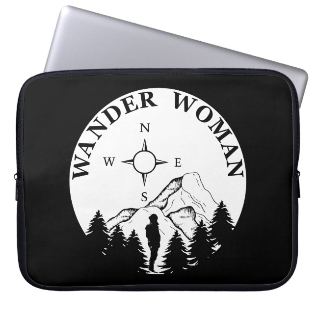 Capa Para Notebook Mulher errante fazendo trilha (Frente)