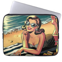 Mulher retrô na praia lendo uma revista de moda