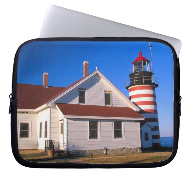 Capa Para Notebook NA, EUA, Maine. Farol de West Quoddy perto (Frente)