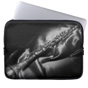 Capa Para Notebook Natureza-morta de clarinete antigo, P&B