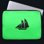 Capa Para Notebook Navio de Clipper Oceano Brilho_Preto-em-Verde<br><div class="desc">Se você está se sentindo criativo, você pode mudar o tamanho, a posição, a cor e até o número de naves Clipper, junto com a cor de fundo. Basta clicar em "Personalizá-lo" e ir embora!</div>
