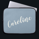 Capa Para Notebook Nome da caligrafia minimalista personalizada em az<br><div class="desc">Nome da caligrafia minimalista personalizada na Bolsa de laptop azul</div>