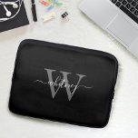 Capa Para Notebook Nome e inicial do monograma preto e branco em form<br><div class="desc">Um simples e moderno design de monograma cursivo preto e branco.</div>