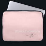 Capa Para Notebook Nome Moderno do Monograma Na moda Blush Pink Girly<br><div class="desc">Nome de script monograma e iniciais personalizados,  cor-de-rosa e branco,  cor-de-rosa e cinza,  cor-de-rosa e branco,  Adicionar sua Bolsa de laptop de Nomes personalizada e perfeita para o escritório ou a escola.</div>