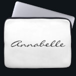 Capa Para Notebook Nome Personalizado de Script Manuscrito Branco Ele<br><div class="desc">Este caso de laptop personalizado apresenta o seu nome em belas letras escritas à mão num fundo branco na moda. ideia de presente de excelente.</div>