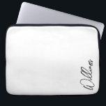 Capa Para Notebook Nome Personalizado de Script Moderno<br><div class="desc">Presentes de Nome Personalizado Minimalista Moderno Este design apresenta um nome personalizado em caracteres pretos de script de escrita manual moderna em fundo branco. Perfeito como presentes de férias para ele,  presentes de dia de os pais e presentes para qualquer ocasião especial.</div>