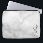 Capa Para Notebook Nome Personalizado do Script Moderno do Marble Bra<br><div class="desc">Presentes de Nome Personalizado Minimalista Moderno Este design apresenta um nome personalizado na fonte do script de escrita manual moderna da cinza em fundo de mármore branco. Perfeito como presentes de férias para ele,  presentes de dia de os pais e presentes para qualquer ocasião especial.</div>