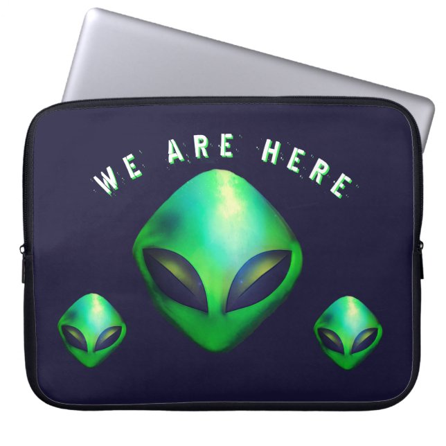 Capa Para Notebook "Nós Estamos Aqui" cabeça de Alien Verde (Frente)