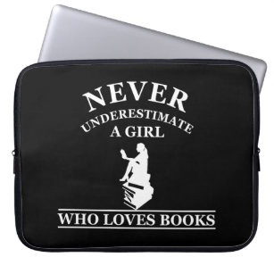 Capa Para Notebook nunca subestime uma garota que ama livros