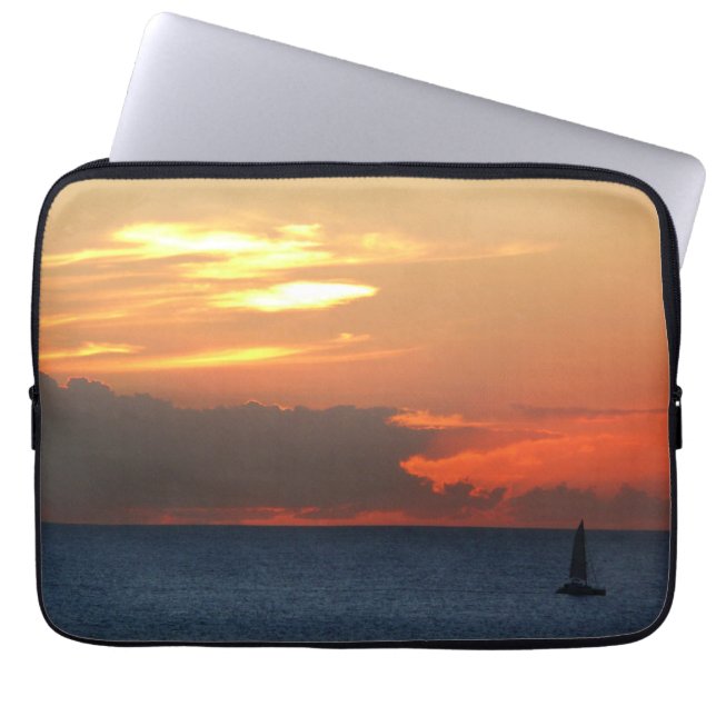 Capa Para Notebook Nuvens solares e paisagem marinha (Frente)