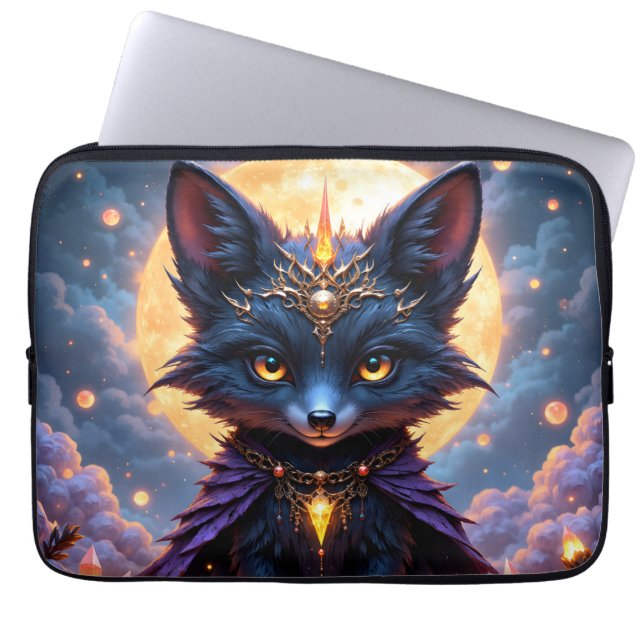 Capa Para Notebook Nyx – Guardião do Luar.  (Frente)