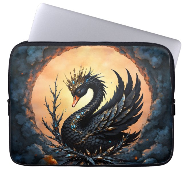 Capa Para Notebook O Cisne Obsidiano da Graça ao Luar. No crepúsculo (Frente)