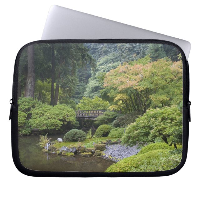 Capa Para Notebook O Lago da Caminhada com Ponte da Lua (Frente)