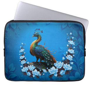 Capa Para Notebook O pavão majestoso: Uma peça de cores na natureza.