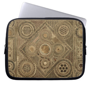Capa Para Notebook O pavimento de mosaico antes do altar, chapeia A
