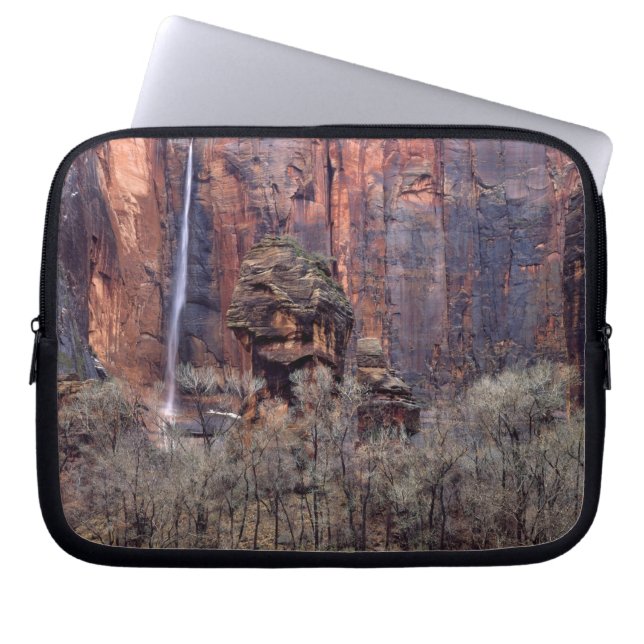 Capa Para Notebook O Púlpito e cascata efêmera (Frente)