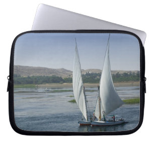 Capa Para Notebook O rio Nilo e barcos à vela usados como