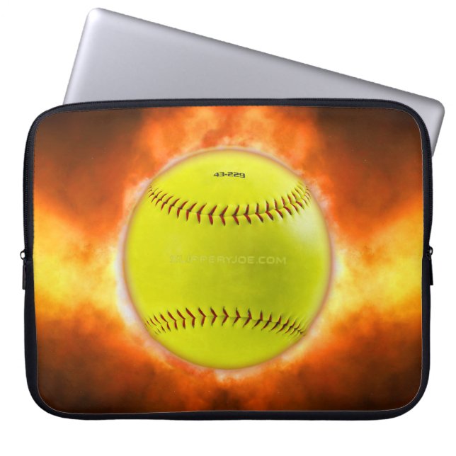 Capa Para Notebook O softball de SlipperyJoe no fogo incendiou as fog (Frente)