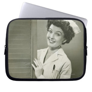 Capa Para Notebook Olhando a enfermeira
