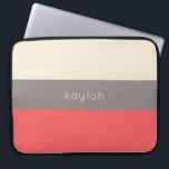 Capa Para Notebook Padrão de Bloco de Cores Minimalista Coral com Nom<br><div class="desc">Um padrão de blocos coloridos maravilhosamente chic com apelo minimalista em coral, esticado profundo e bege arenoso. Um modelo de texto é incluído para personalizar este caso com seu nome, iniciais de monograma ou outro texto desejado. Disponível em outras combinações de cores e para uma grande variedade de modelos de...</div>