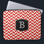 Capa Para Notebook Padrão de Chevrons Red Herringbone com Monograma<br><div class="desc">Um design de fêmur de herringbone atraente em vermelho e branco com um monograma personalizado que você pode editar com seu texto inicial ou outro texto desejado.</div>