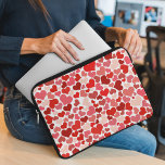 Capa Para Notebook Padrão De Corações, Corações Vermelhos, Amor<br><div class="desc">Padrão bonito,  divertido e adorável com corações vermelhos. Presente moderno e moderno,  perfeito para o Dia de os namorados.</div>