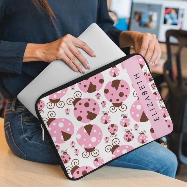 Capa Para Notebook Padrão De Damybugs, Damybugs Rosa, Seu Nome (Criador carregado)