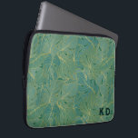 Capa Para Notebook Padrão de folhas verdes e douradas<br><div class="desc">Esta folha de palma verde-muda e dourada,  um padrão sem soldadura,  é uma maneira elegante e na moda de enrolar seus presentes para qualquer ocasião.</div>