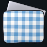 Capa Para Notebook Padrão de Gingham Branco e Azul Claro<br><div class="desc">Os quadrados azuis-claros, brancos e azuis-claros formam uma xadrez em negrito e verificada. O padrão de gingham branco e azul-bebê me lembra picnicias de verão divertidas e bebês. O branco é transparente, então você pode mudá-lo se quiser. Basta clicar no botão "Personalizar" e selecionar uma "Cor de fundo impressa" na...</div>