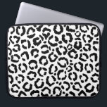 Capa Para Notebook Padrão de Impressão do Animal Leopardo Branco Negr<br><div class="desc">Este padrão de impressão animal moderno e na moda é perfeito para a moda da moda e na moda. Apresenta uma impressão de gueparda branca e negra desenhada à mão. É elegante, chique, simples e moda. ***NOTA DE DESIGN IMPORTANTE: Para qualquer solicitação de design personalizada, como solicitações de correspondência de...</div>