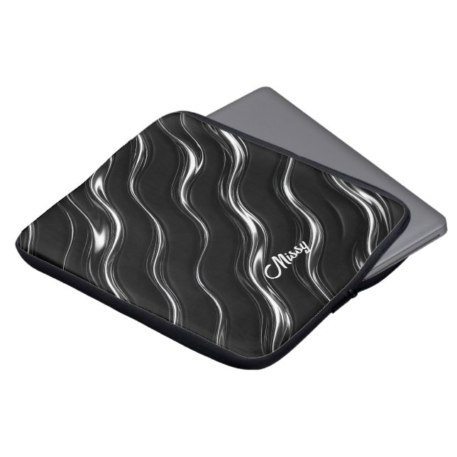 Capa Para Notebook Padrão de Movimento Líquido Cromo | Futurista Femi (Frente Topo)
