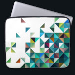 Capa Para Notebook Padrão de triângulos de formas geométricas mais co<br><div class="desc">Legal formas geométricas modernas e triângulos. Toques azuis com sotaques vermelhos e amarelos</div>