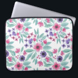 Capa Para Notebook Padrão Floral de Cor de Água do Teal Púrpura Girly<br><div class="desc">Este padrão elegante e artístico é perfeito para a na moda e a mulher moderna. Apresenta flores de cor-de-água, cor-de-rosa-anã, violeta-roxa, preta e verde-lacrimogêneo, pintadas à mão sobre um simples fundo branco. É bonito, country, artístico e fofo. Estilize com esta peça de aquarela original pintada à mão feita pela artista...</div>