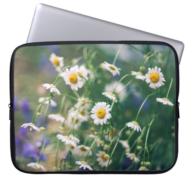 Capa Para Notebook Padrão floral de verão em prado verde com azul e (Frente)