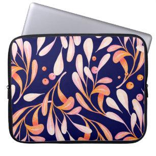 Capa Para Notebook Padrão uniforme de aquarela. Escuro botânico russo