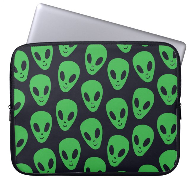 Capa Para Notebook Padrão uniforme infantil com aliens rostos ufo (Frente)