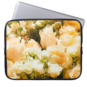 Capa Para Notebook Padrão vertical das rosas brancas. aniversário, tr